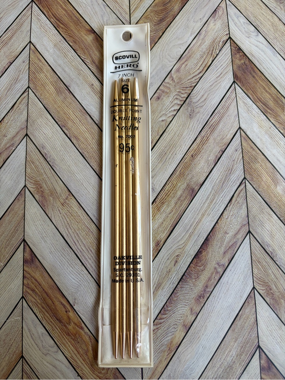 Scovill Hero Size 6 Gold Aluminum Double Point Knitting Needles - 7"